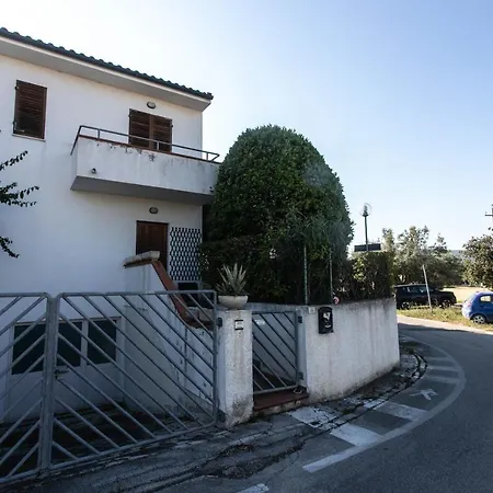 M148 - Marcelli, Deliziosa Con Giardino *